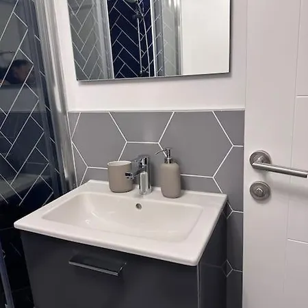 Besiktas'ta Merkezi Lokasyon Ve Sessiz Sakin Bir Ortam Apartament